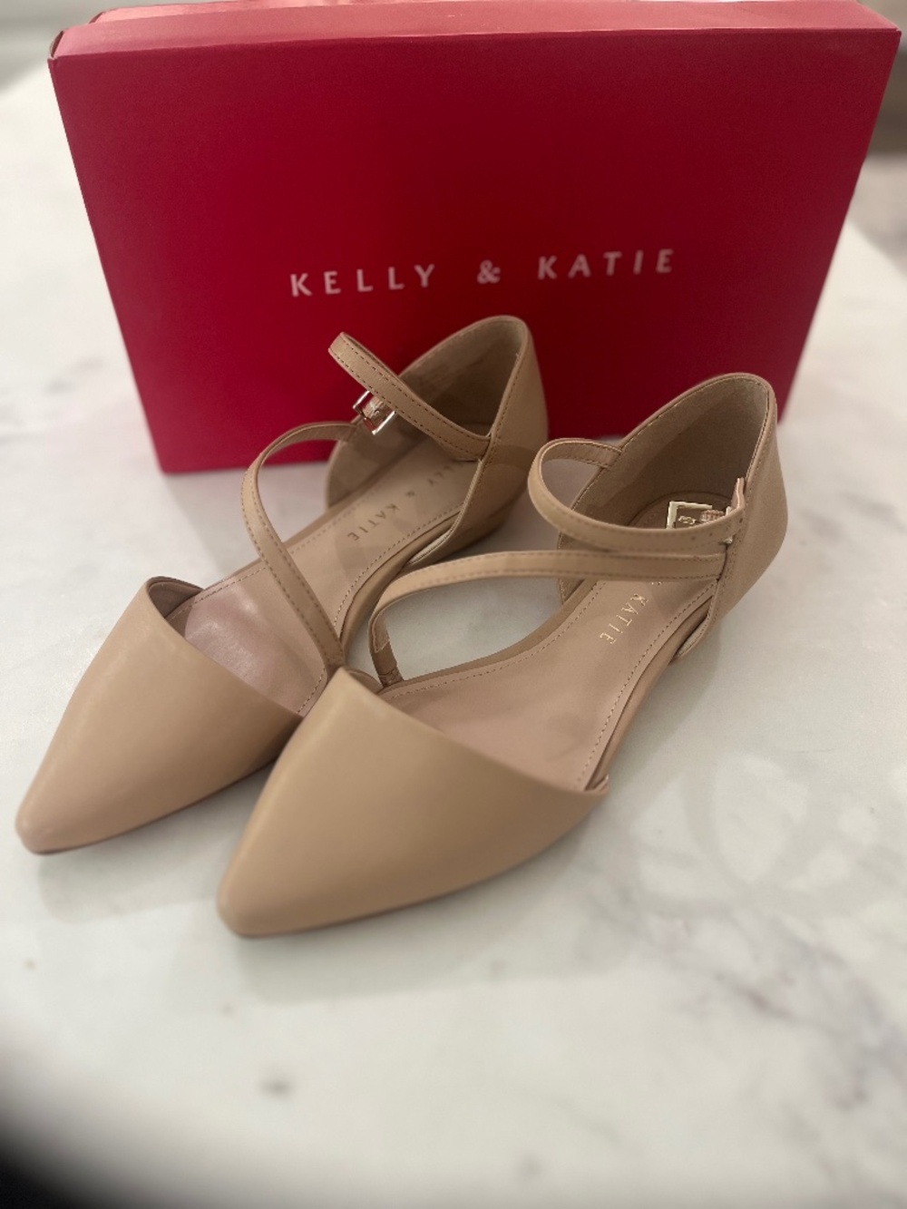 NWT Kelly & Katie gorgeous nude strap shoes